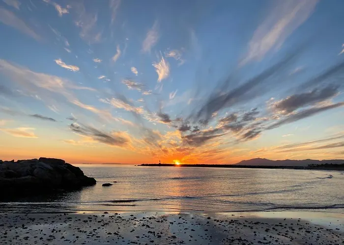 En La Playa Con Piscina, Premiado En 2026 !!! 別荘 *